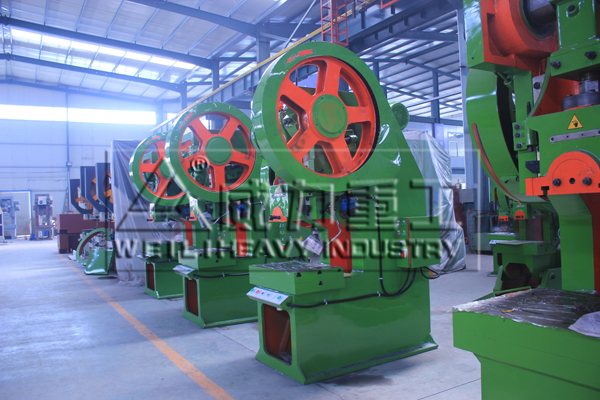 浙江客戶采購多臺JB21鋼板固定臺沖床