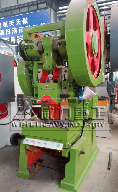 63噸可傾沖床車間