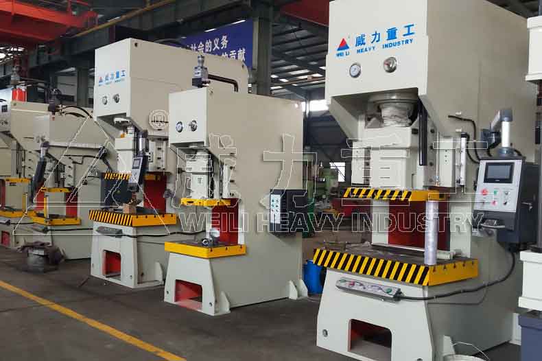 100噸液壓沖床車間現(xiàn)貨