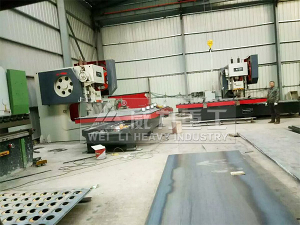 160噸深喉沖床客戶使用現(xiàn)場(chǎng)