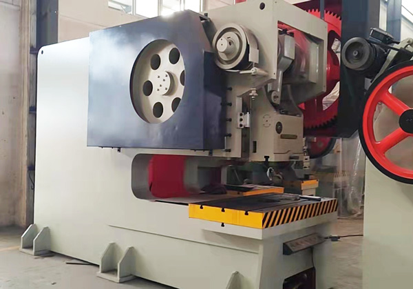 JB21S-200噸鋼板深喉沖床喉深1500mm